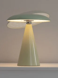 Esra Lampe, Hellgrün