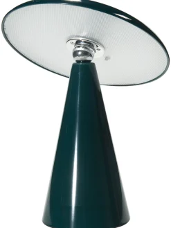 Esra Lampe, Petrol