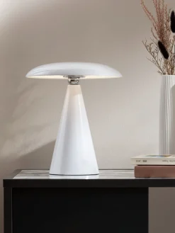 Esra Lampe, Weiss
