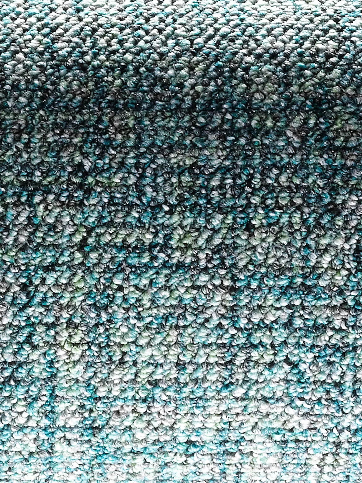 Keita Schlingen-Teppichboden, Spring 27